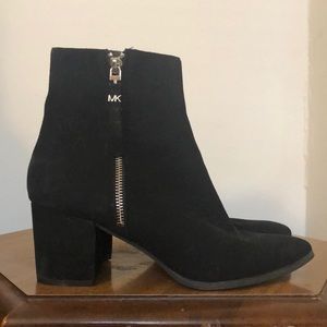 Michael Kors black suede heeled booties sz 9